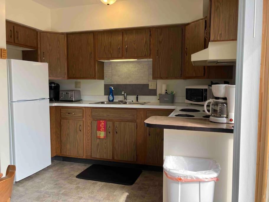 Bass Creek'S Apt B Front Afton Exterior photo