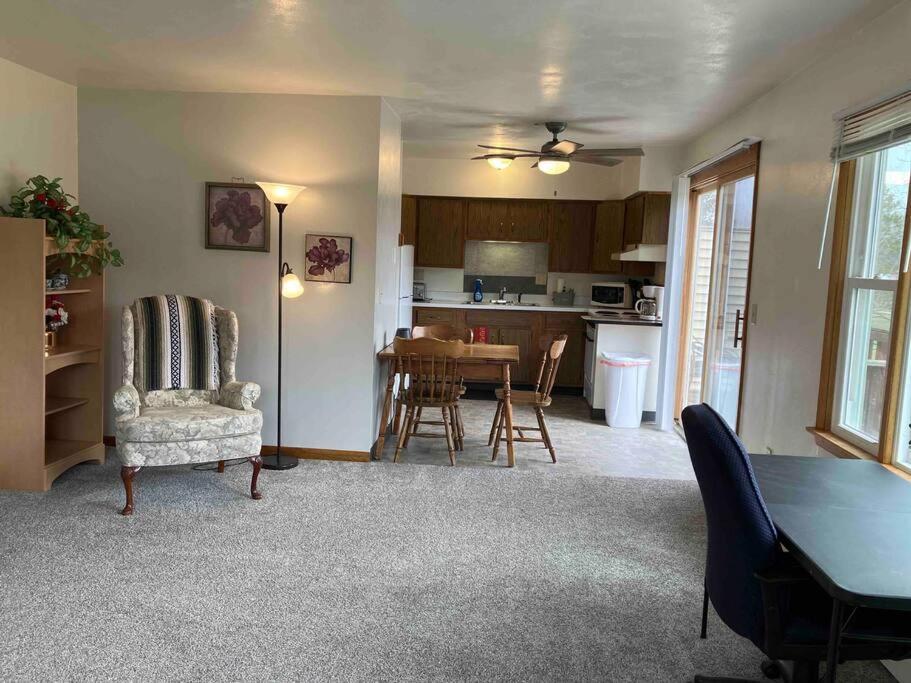 Bass Creek'S Apt B Front Afton Exterior photo